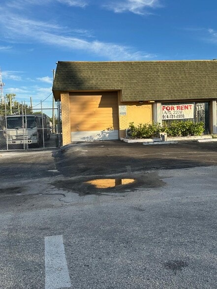 Primary Photo Of 111 NW 15th Pl, Pompano Beach Industrial For Lease
