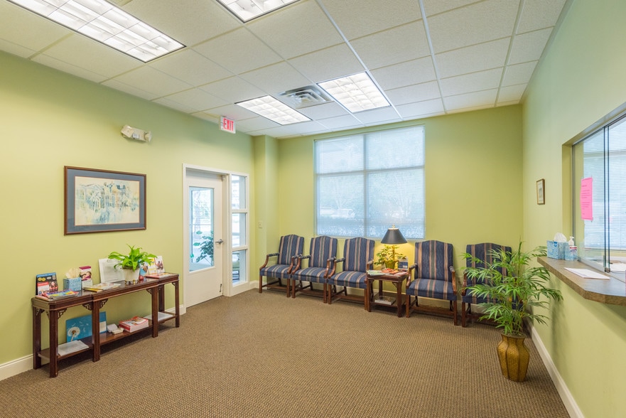 More Photos Of 897 Von Kolnitz Rd, Mount Pleasant Medical For Lease