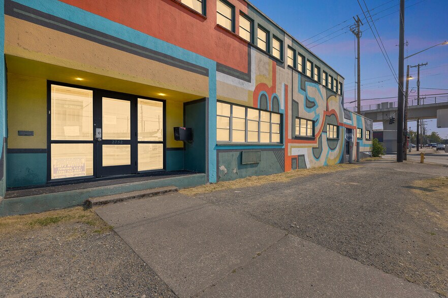 More Photos Of 2752 6th Ave S, Seattle Warehouse For Lease