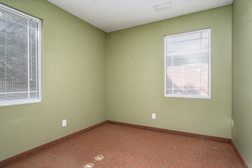 More Photos Of 4025 Capital Dr, Rocky Mount Office For Sale