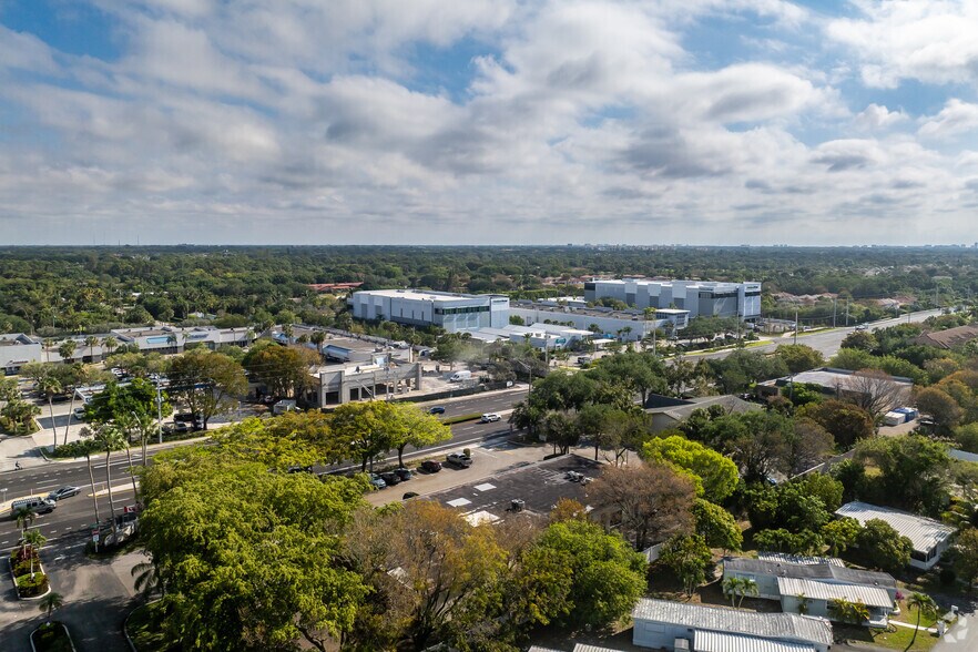 More Photos Of 4400 W Hillsboro Blvd, Coconut Creek Storefront For Lease