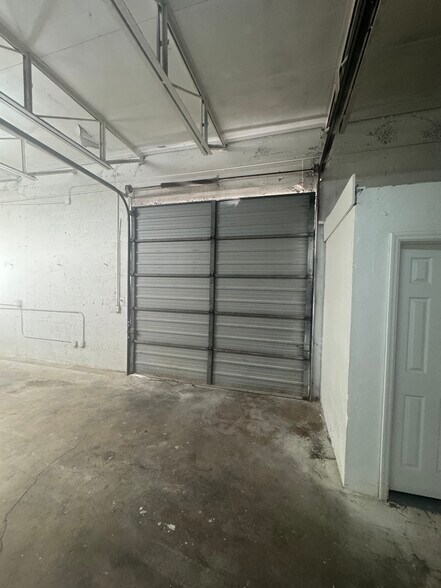 More Photos Of 14020 NW 19th Ave, Miami Warehouse For Lease