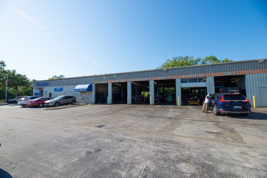 More Photos Of 6560 Gunn Hwy, Tampa Auto Repair For Lease