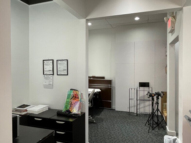 More Photos Of 4380 No. 3 Rd, Richmond Storefront For Lease