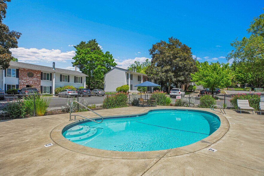 More Photos Of 1700 Blankenship Rd W, West Linn Apartments For Sale