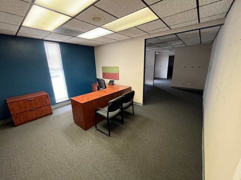 More Photos Of 5700 Logan St, Denver Office For Sale