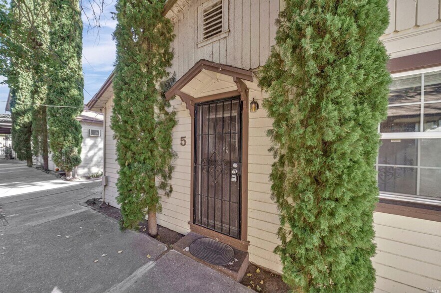 More Photos Of 14097 Lakeshore Dr, Clearlake Apartments For Sale