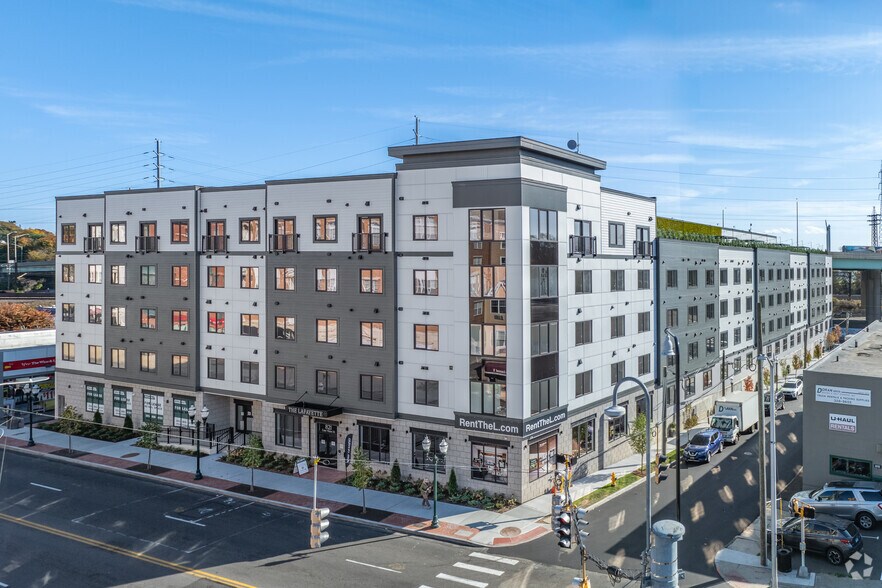 More Photos Of 821 E Main St, Stamford Apartments For Lease