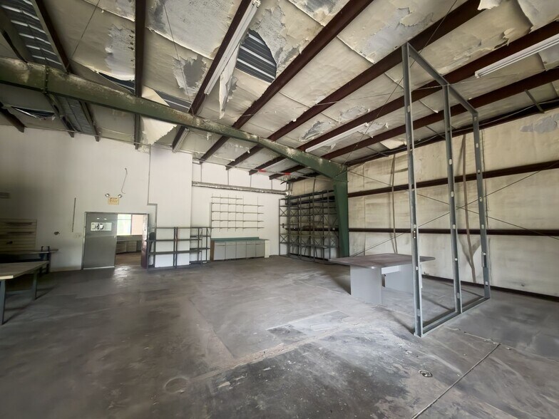 More Photos Of 3200 Fairfield Dr, Pensacola Office For Sale