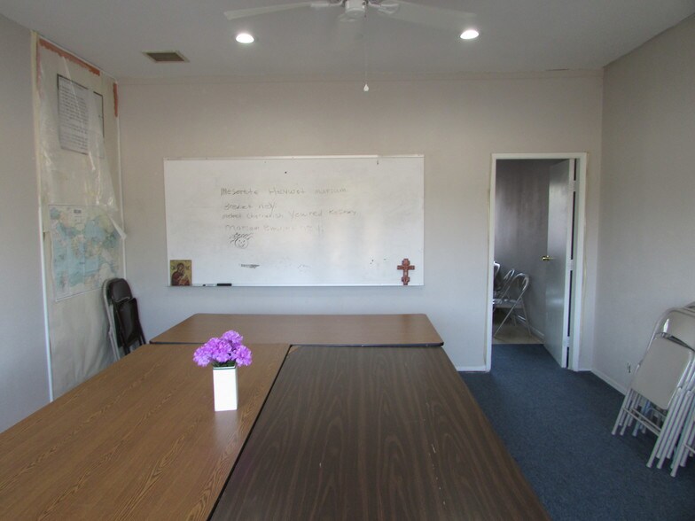More Photos Of 451 W Madison Ave, Placentia Religious Facility For Lease