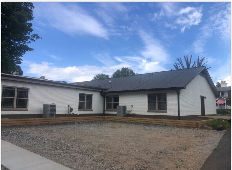 More Photos Of 229 Wilson St NW, Lenoir Multifamily For Sale