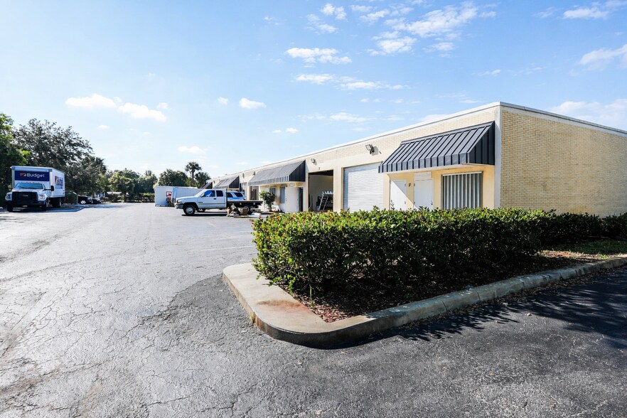 More Photos Of 15935 Assembly Loop, Jupiter Warehouse For Sale