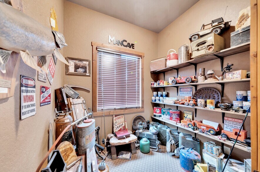 More Photos Of 710 Tenaya St, Hermosa General Retail For Sale