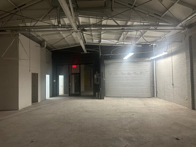 More Photos Of 5810 W 3rd St, Los Angeles Storefront For Lease