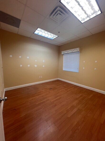 More Photos Of 245 Bellagio Cir, Sanford General Retail For Lease