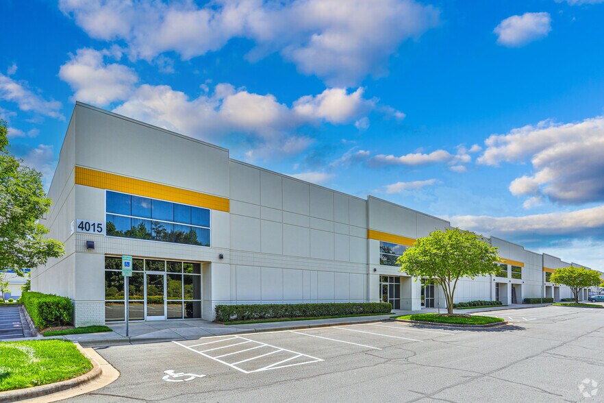 More Photos Of 4015 Shopton Rd, Charlotte Light Manufacturing For Lease
