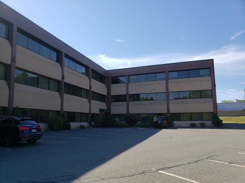 More Photos Of 1017 Turnpike St, Canton Office For Sale