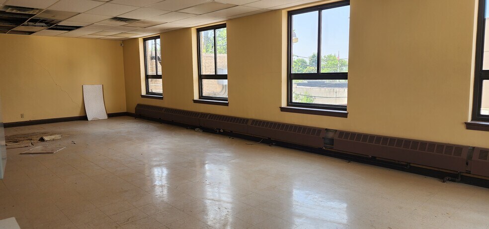 More Photos Of 4001-4015 N Oakland Ave, Milwaukee Apartments For Lease