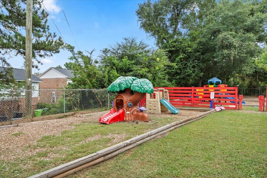 More Photos Of 1718 S Beltline Blvd, Columbia Daycare Center For Sale