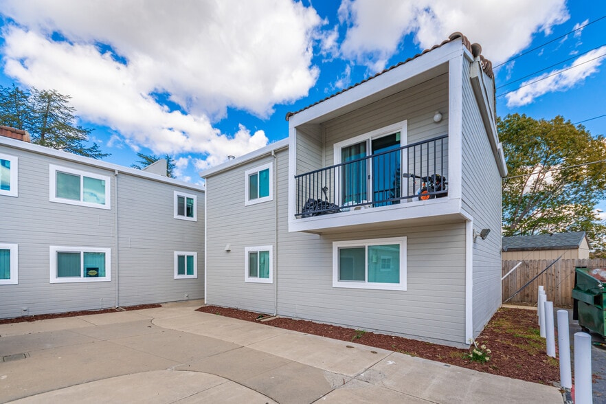 More Photos Of 7259 S Land Park Dr, Sacramento Apartments For Sale