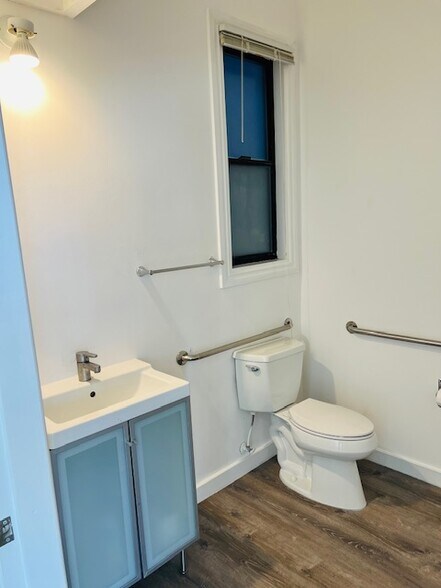 More Photos Of 1295 Alabama St, San Francisco Storefront Retail Residential For Lease