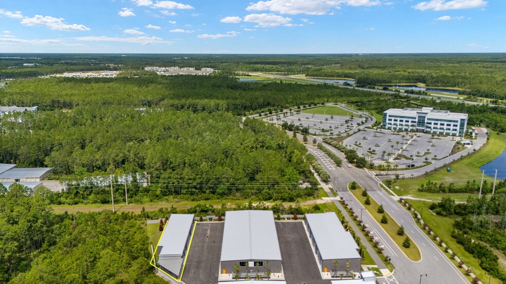 More Photos Of 952 Cross Town Dr, Ponte Vedra Parking Garage For Sale