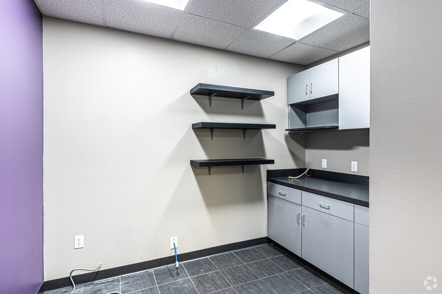 More Photos Of 1400 Forum Blvd, Columbia Unknown For Lease