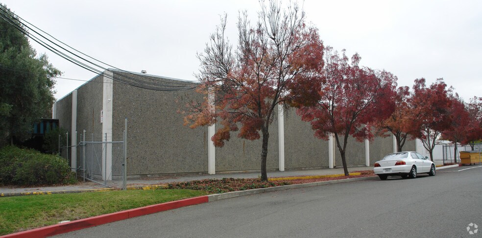 More Photos Of 940 Detroit Ave, Concord Warehouse For Lease