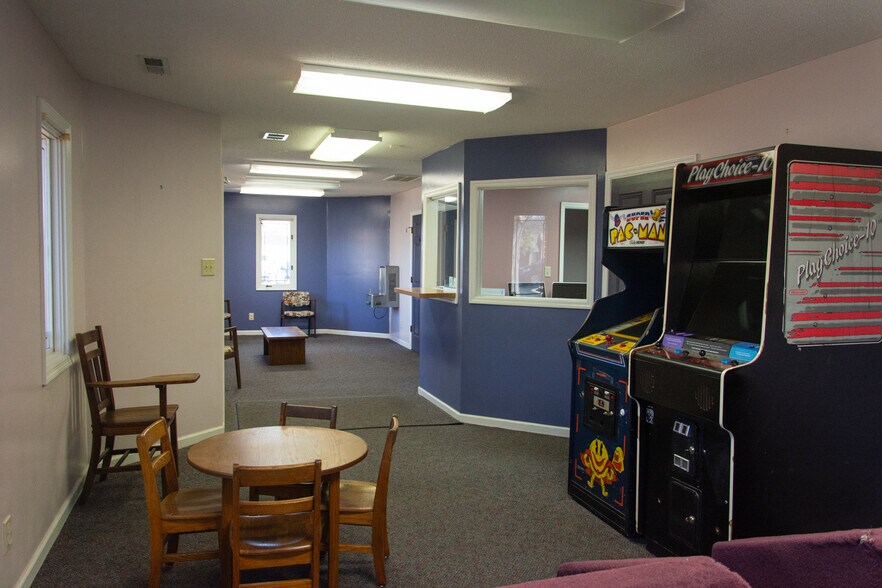 More Photos Of 1304 14th Ave SE, Decatur Medical For Sale