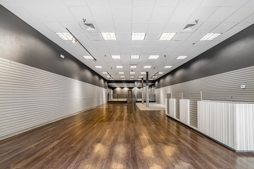 More Photos Of 2209 Richland Mall, Mansfield Storefront For Lease