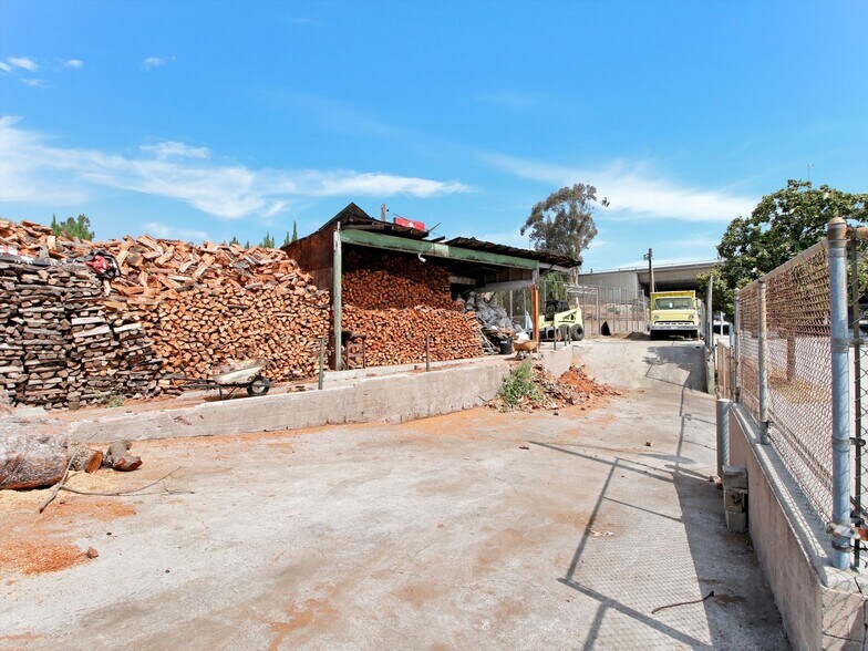 More Photos Of 3355 E Colorado Blvd, Pasadena Warehouse For Sale