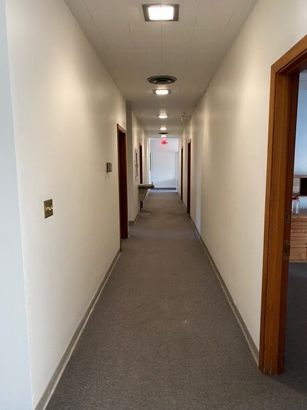 More Photos Of 1050 S Bridge St, Baker City Office For Sale