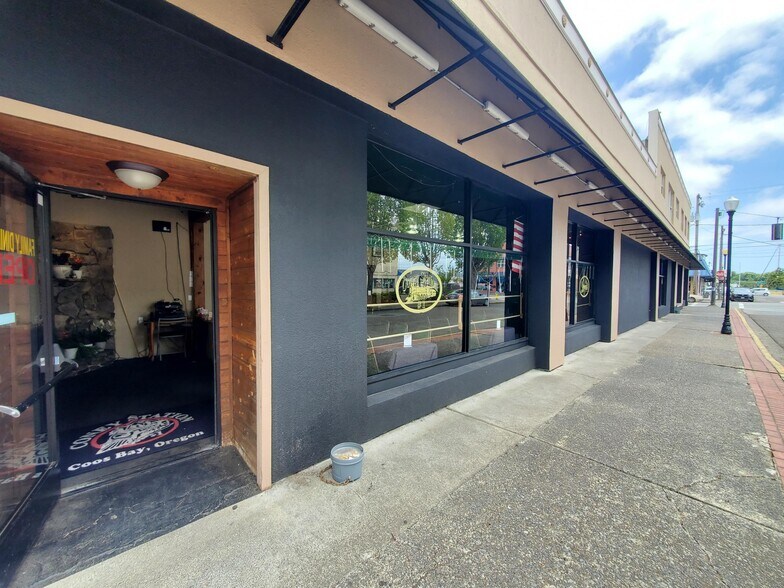 More Photos Of 295 S Broadway, Coos Bay Restaurant For Sale