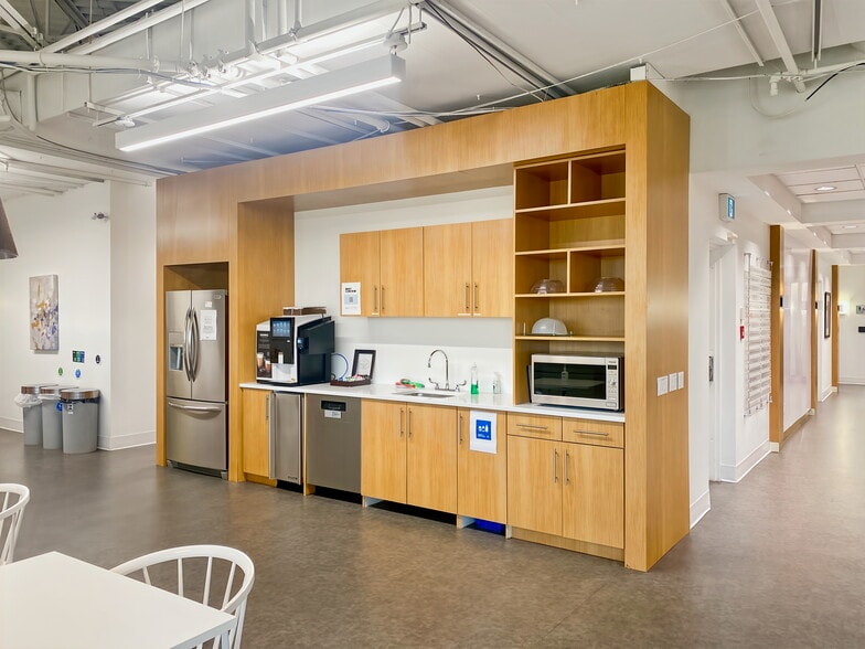 More Photos Of 160 Quarry Park Blvd SE, Calgary Coworking Space