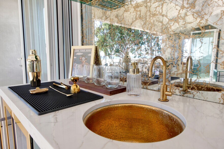 More Photos Of 5121 E Ocean Blvd, Long Beach Apartments For Sale