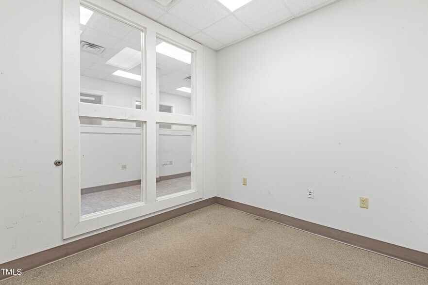 More Photos Of 5706 Chapel Hill Rd, Raleigh Office Residential For Lease