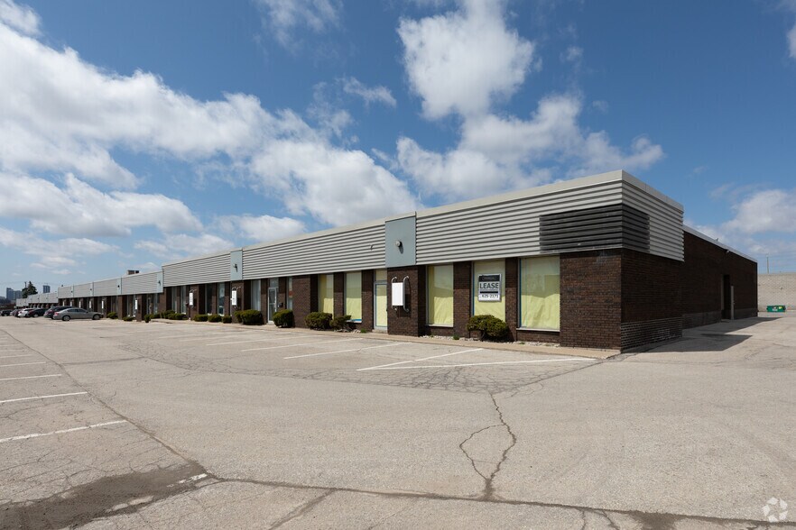 More Photos Of 4635 Burgoyne St, Mississauga Manufacturing For Lease