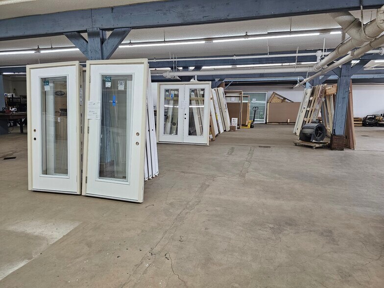 More Photos Of 1087 Sycamore St, Bristol Office For Sale