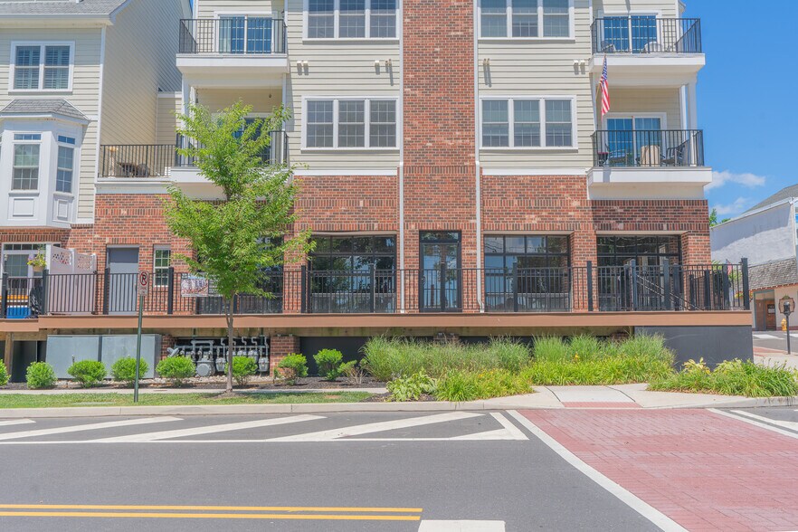 More Photos Of 4 Mill St, Bristol Restaurant For Lease