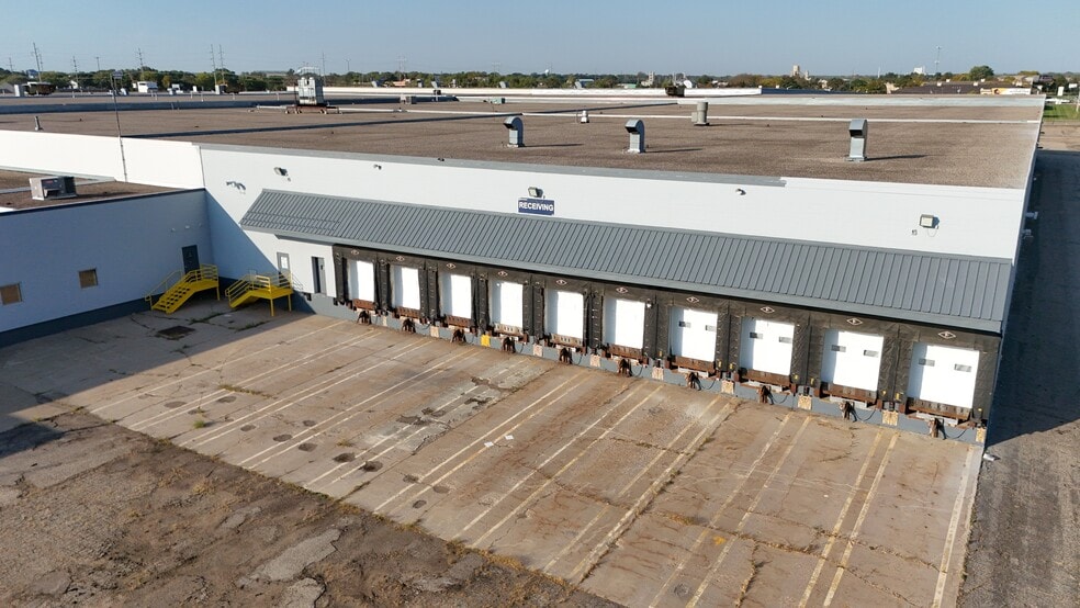 More Photos Of 701 33rd Ave N, Saint Cloud Manufacturing For Sale