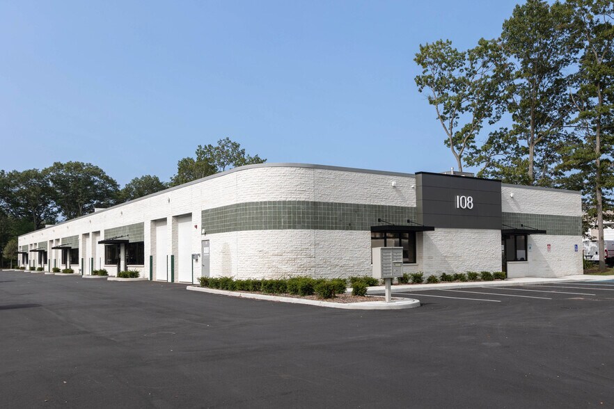 More Photos Of 104 Lake Ave S, Nesconset Industrial For Lease