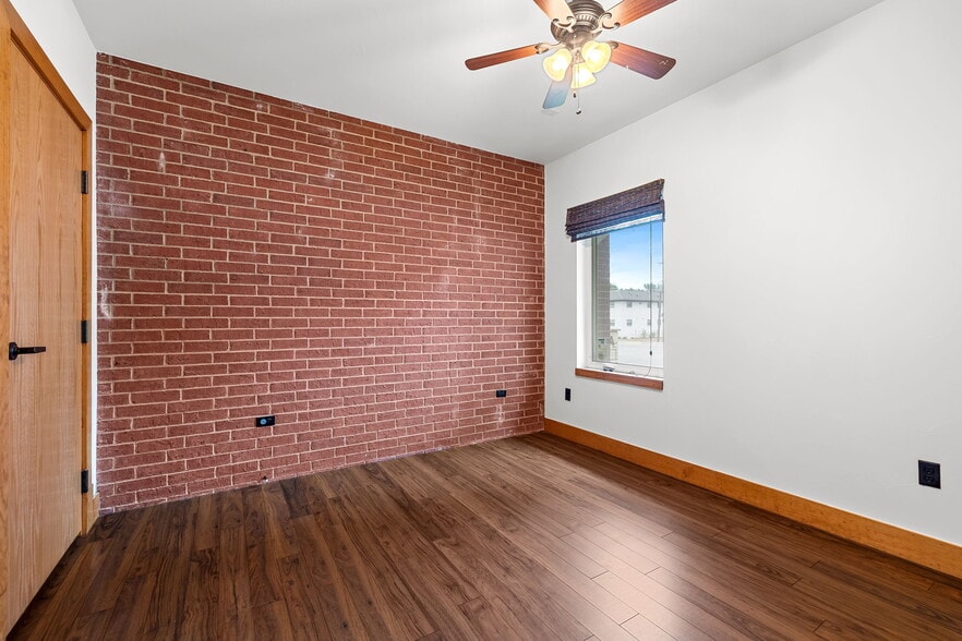 More Photos Of 1515 E Belt Line Rd, Carrollton Office Residential For Sale