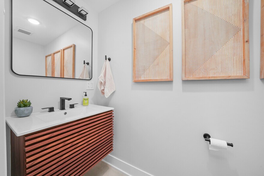 More Photos Of 64 E Cedar St, Chicago Apartments For Sale