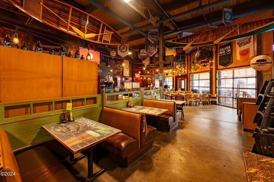 More Photos Of 501 NW Coast St, Newport Restaurant For Sale