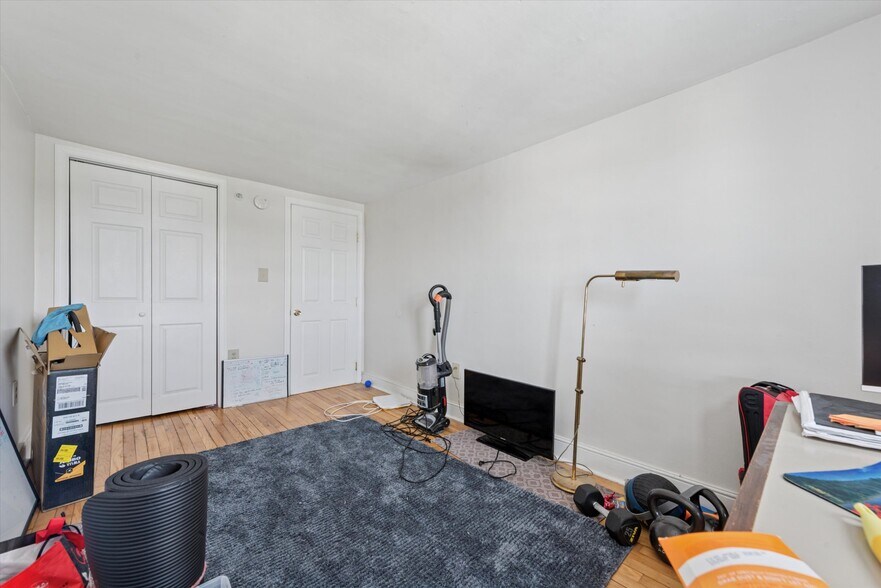 More Photos Of 20 S Village Ave, Exton Apartments For Sale