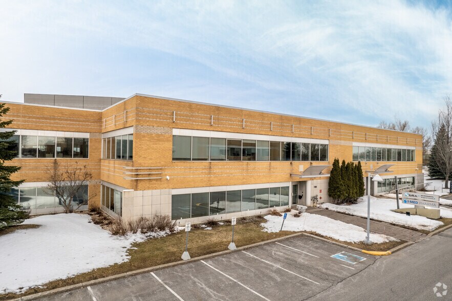 Primary Photo Of 7200 Rue Frédérick-Banting, Saint-Laurent Office For Sale