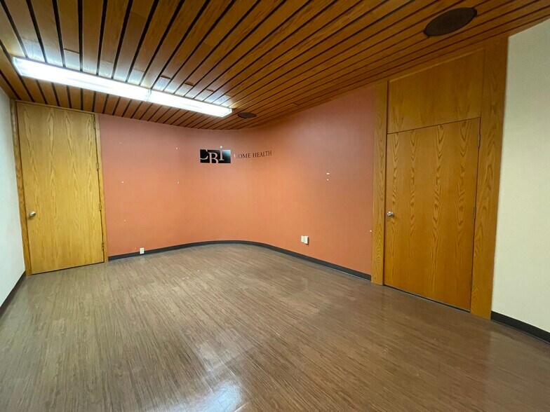 More Photos Of 4915 & 4926 54th Street, Red Deer Office For Sale