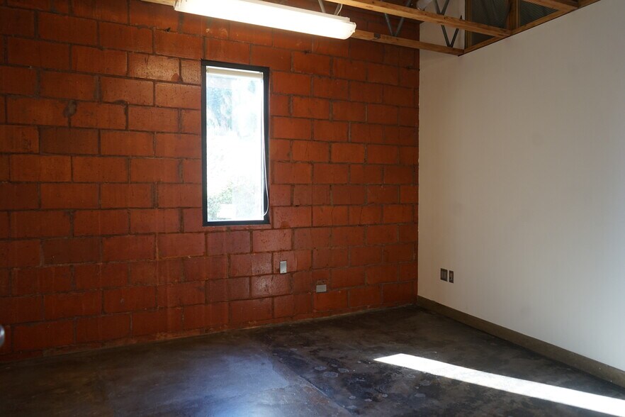 More Photos Of 8335 W Sunset Blvd, West Hollywood Office For Lease