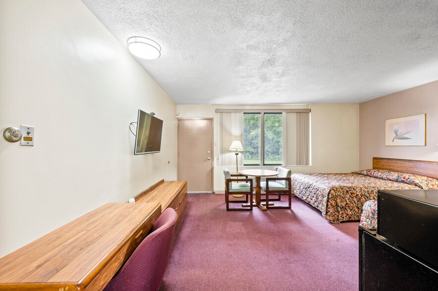 More Photos Of 1058 Hausman Rd, Allentown Hotel For Sale