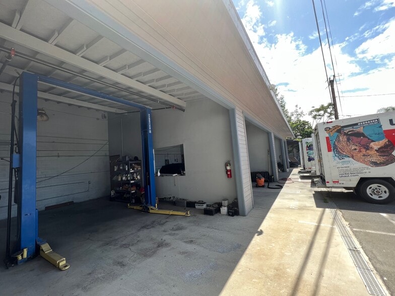 More Photos Of 910 E Whittier Blvd, La Habra Auto Dealership For Lease